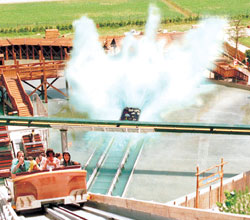mirabilandia-niagara1.jpeg (21617 bytes)